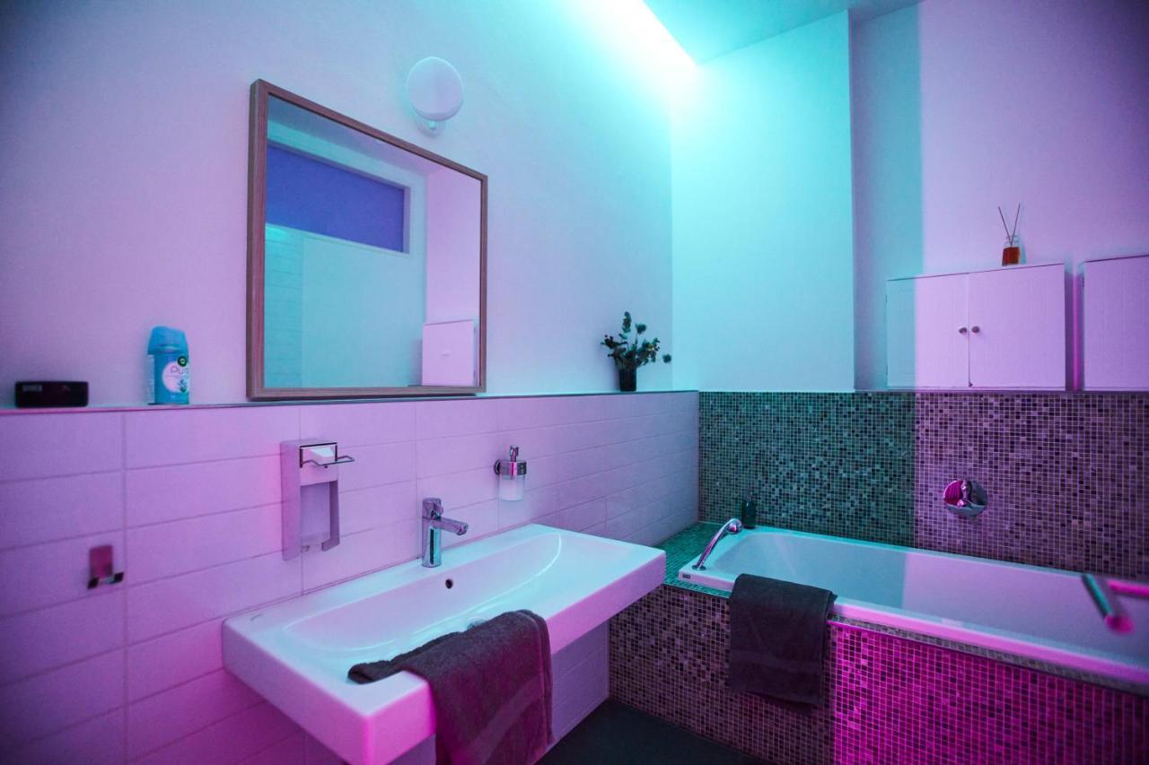 Huge Apartment With Home Cinema And Kitchen In Friedrichshain ベルリン エクステリア 写真