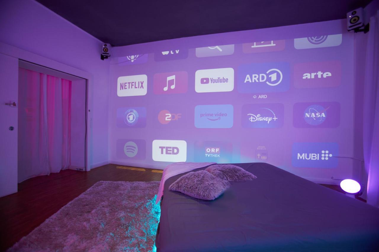 Huge Apartment With Home Cinema And Kitchen In Friedrichshain ベルリン エクステリア 写真